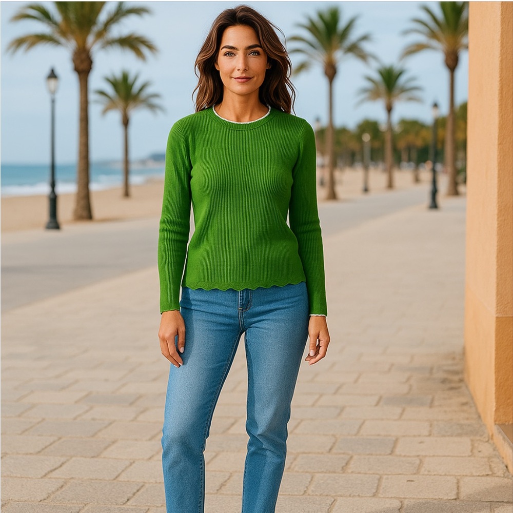 No name beautiful green white trim sweater! New